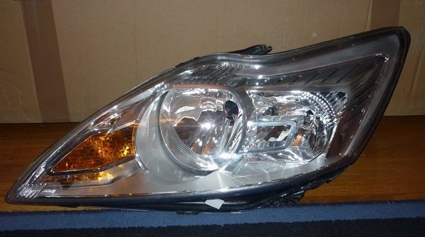 Особенности выбора и замены ламп ближнего света на Ford Focus