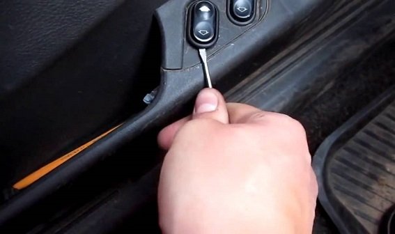 Подключение кнопки стеклоподъемника своими руками