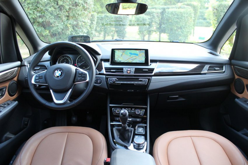 BMW 2-series Active Tourer - цены и комплектации, технические характеристики, фото и отзывы, двигатели и расход топлива, клиренс, обзор BMW 2-серии