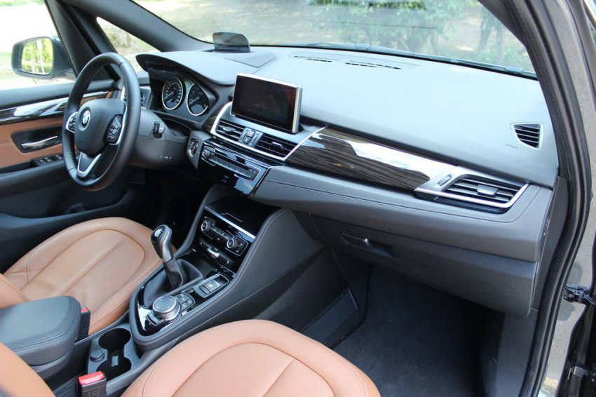 BMW 2-series Active Tourer - цены и комплектации, технические характеристики, фото и отзывы, двигатели и расход топлива, клиренс, обзор BMW 2-серии
