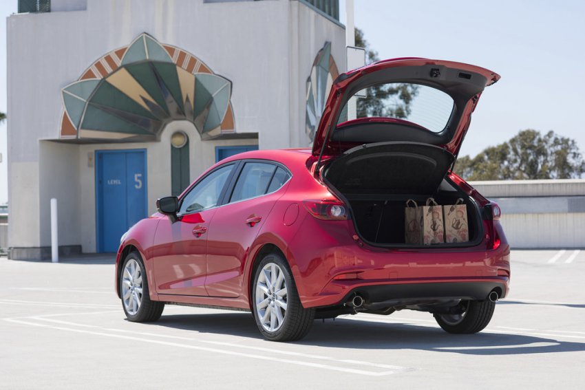 Mazda 3 - цены и комплектации, технические характеристики, фото и отзывы, двигатели и расход топлива, клиренс, обзор Мазда 3 хэтчбек