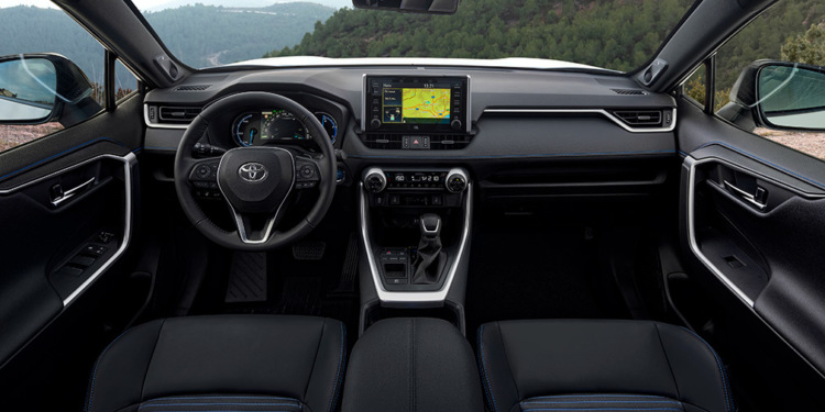 В России начали продавать абсолютно новый Toyota RAV4
