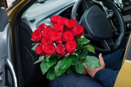 Дагестанец притворился девушкой, чтобы познакомиться с парнем и угнать его авто