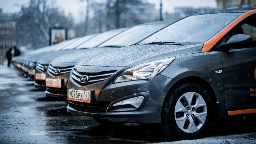 Пьяный гость столицы угнал автомобиль каршеринга и устроил аварию на глазах у экипажа ДПС