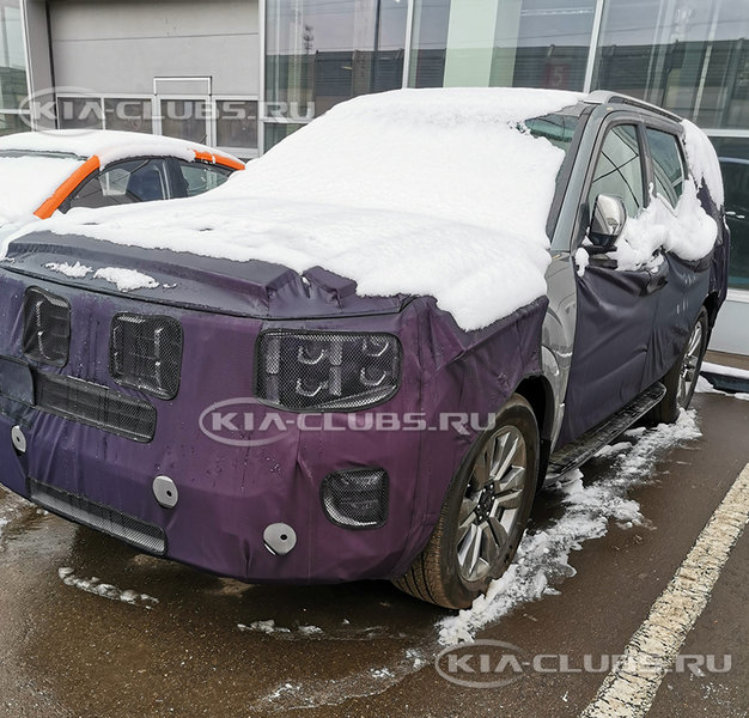 В Москве поймали KIA Mohave в камуфляже