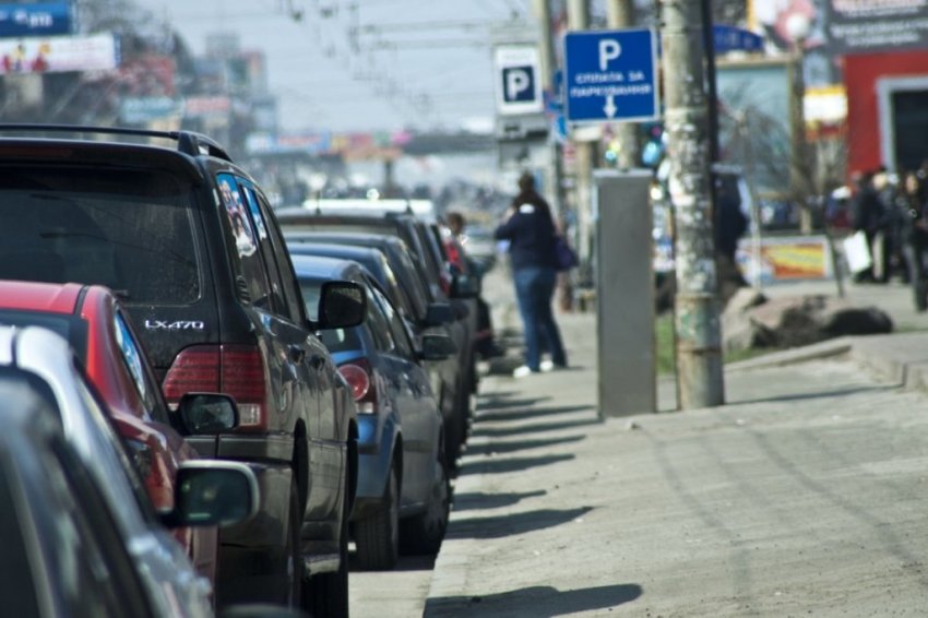 Власти Москвы подарят водителям бесплатную парковку