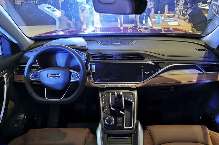 Стали известны подробности о Geely Azkarra 2020 для России