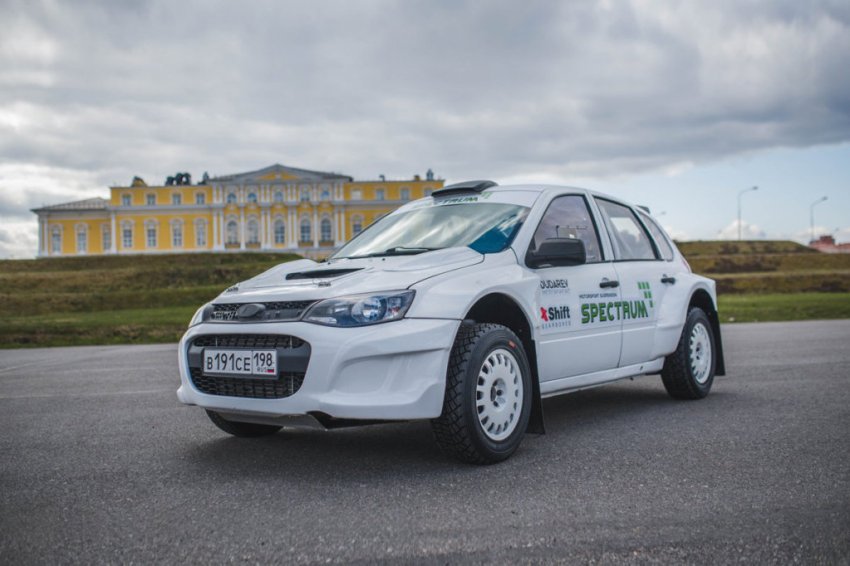 В Санкт-Петербурге тестируют уникальную 300-сильную Lada Kalina