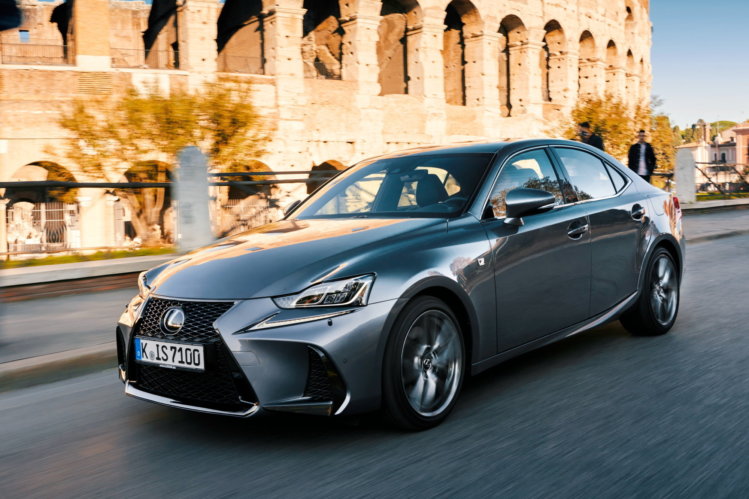 Все, что нужно знать о новом Lexus IS: стильная внешность, старые моторы