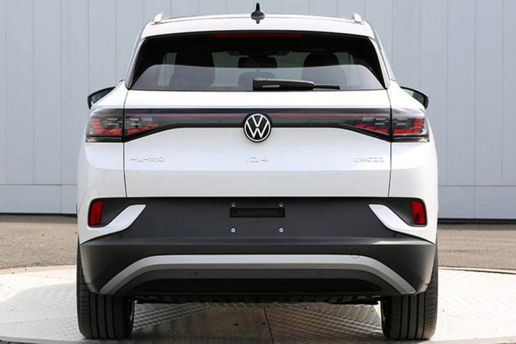 В сеть утекли фото первых электрических серийных кроссоверов Volkswagen