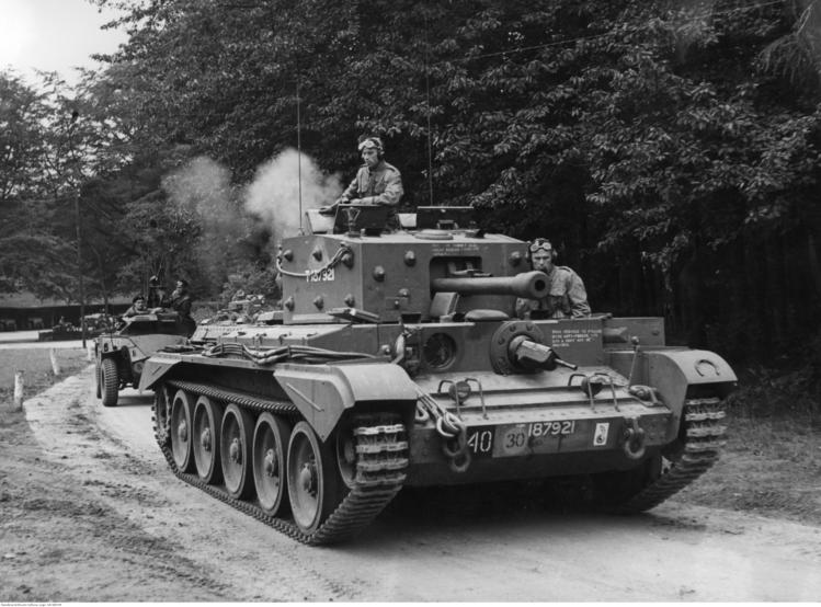 Старый полицейский Ford оснастили танковым двигателем от Cromwell на 2500 сил