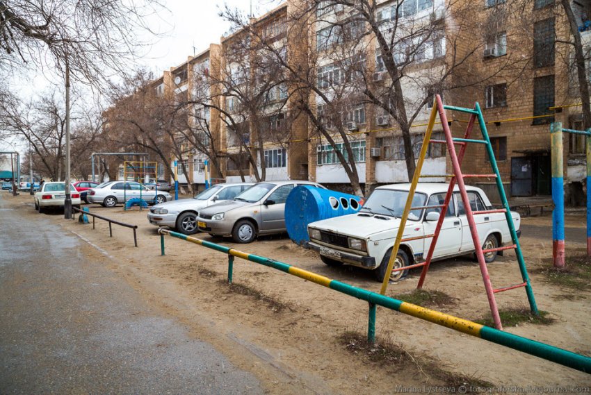 За мойку во дворе, парковку на газонах и проезд по детским площадкам введут новые штрафы