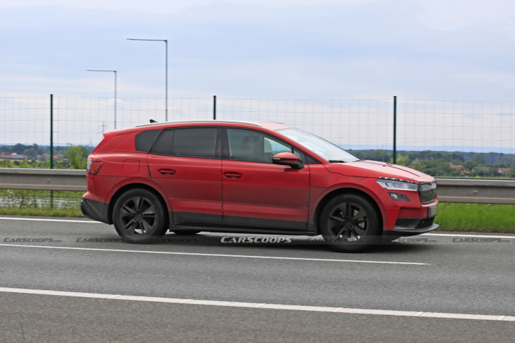 Новый Skoda Enyaq подловили без камуфляжа