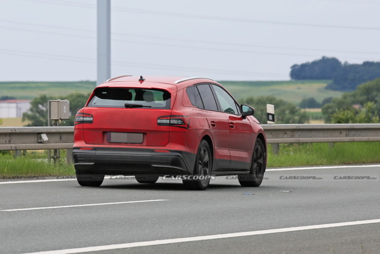 Новый Skoda Enyaq подловили без камуфляжа
