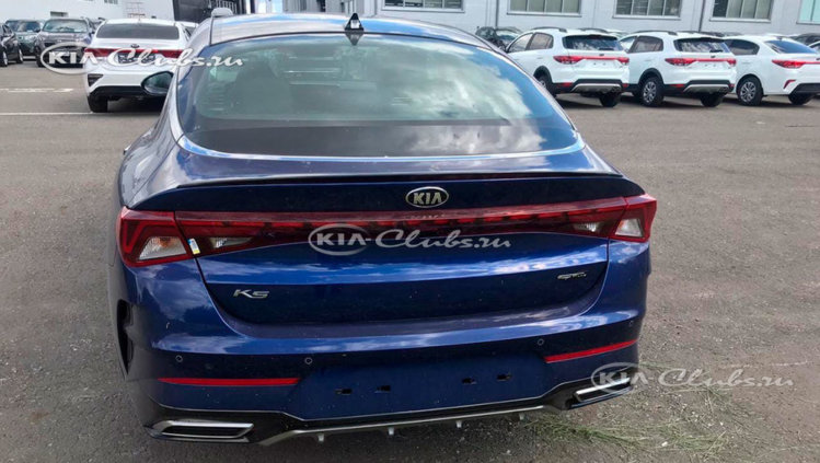В сети появились новые фото KIA K5