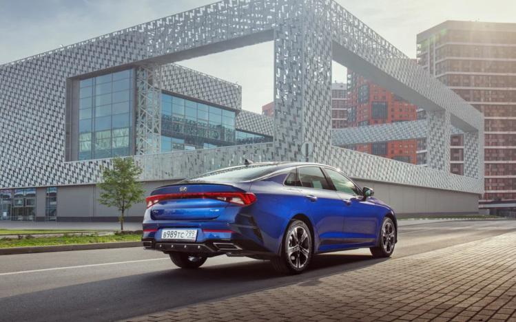 Объявлены российские цены на новый седан KIA K5 (бывшая Optima)