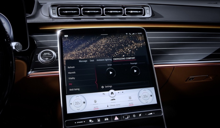 Mercedes-Benz представил шикарный салон нового S-Class (много фото)
