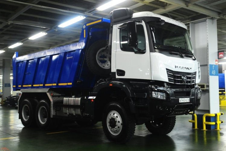 Самосвал КАМАЗ с кабиной от Mercedes-Benz Arocs: собран первый экземпляр