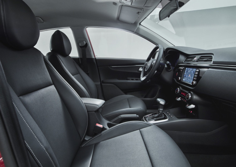 В России стартуют продажи обновленного седана KIA Rio. Когда ждать X-Line?