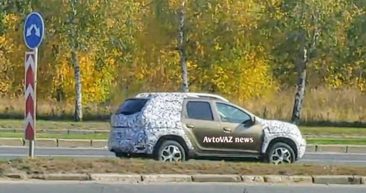 На полигоне в Тольятти гоняет странный Duster