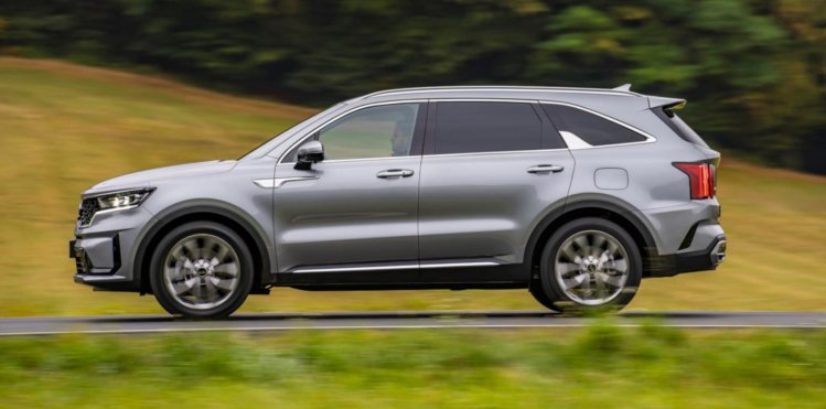 Изучаем цены и комплектации нового KIA Sorento