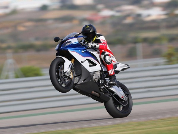 Сколько Стоит Спортбайк Бмв 1000 rr Цена – Недостатки и преимущества