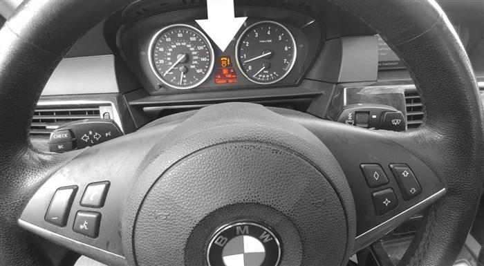 Почему не Горят Ангельские Глазки Бмв Е60. Вставки в поворотники bmw x5 e70