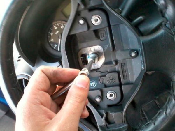 Рено Симбол Горит Стоп и Аккумулятор • Про airbag в машине
