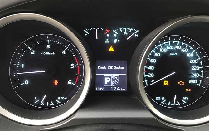 Toyota Avensis Горит Check Trc Off Vsc • Контролировать автомобиль
