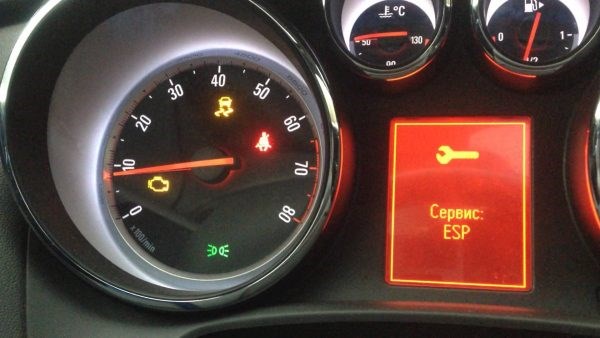 Тигуан Фольксваген Горит Один Задний Фонарь. Ошибка p10а4