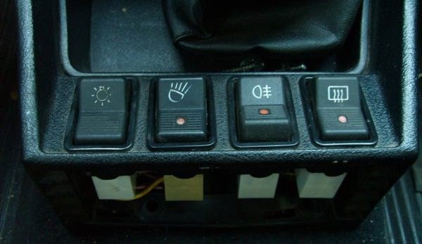 Постоянно Горит Стоп Сигнал на Тойоте © Габаритные огни