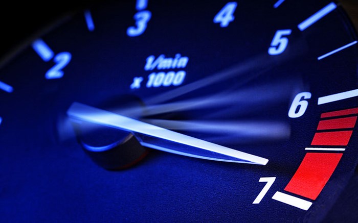 Ауди 80 Плавают Обороты на Ходу Дергается Электромагнитный клапан