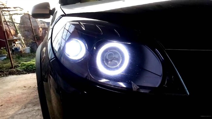 Горит Ближней и Дальний Свет Рено Сандеро © Philips vision